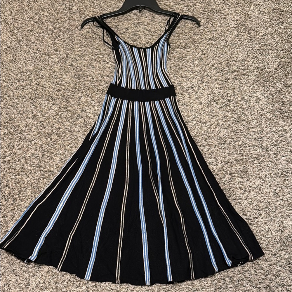 Black and Blue Pleated Scoop Neck Midi Knitted Sweater Dress
